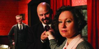 Kaarina-Teatterin psykologinen trilleri vangitsee katsojansa