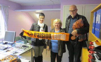 OP ja Loimu lahjoittivat kausikorteja ja fanihuiveja työttömille
