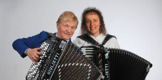 Veikko Ahvenainen, Carina Norlund ja Raision Harmonikkakerho konsertoivat Raisiossa