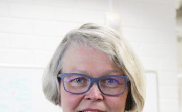 Seurakuntakolumni: Politiikkaa ja kirkkopolitiikkaa