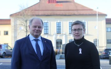 Paimiolta intohimoton esitys