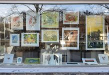 Galleria Joella ilahduttaa ohikulkijoita taideikkunallaan