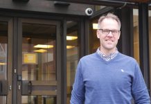 Paimion lukiolla Business Race -tapahtuma Paimion lukion rehtori Olli-Pekka Lehtonen. Kuva: Turun Seutusanomien arkisto.