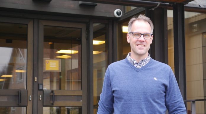 Jokainen pääsi osallistumaan syksyn ylioppilaskokeisiin Paimion lukiossa Paimion lukion rehtori Olli-Pekka Lehtonen. Kuva: Turun Seutusanomien arkisto.
