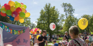 Naantalin Lasten Musiikkijuhlat tuovat värikästä menoa aurinkokaupunkiin Naantalin Kirkkopuistossa järjestettävässä Suuressa Puistojuhlassa on perinteiseen tapaan monipuolista ohjelmaa. Kuva: Naantalin Pelastakaa Lapset ry.