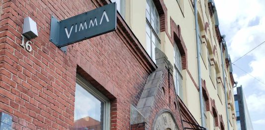 Nuorten Gaala, taidepajoja, tietovisaa ja musiikkia Vimmassa Nuorten taide- ja toimintatalo Vimma