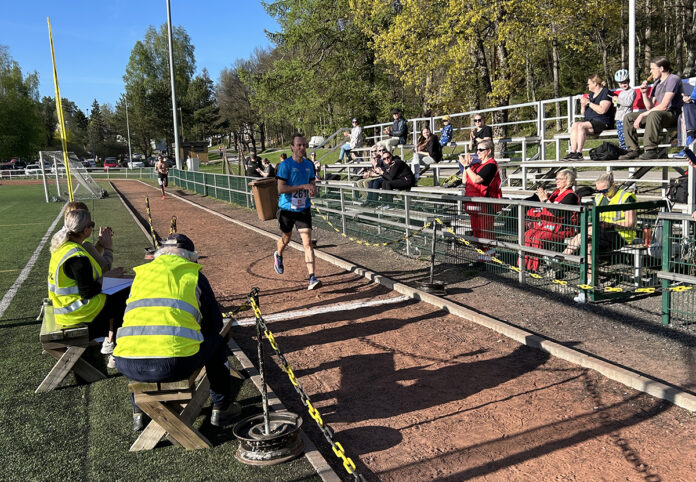 Juuso Hakala oli Littoistenjärven ympärijuoksun nopein ajalla 29:06. Kuva: LC Littoinen.