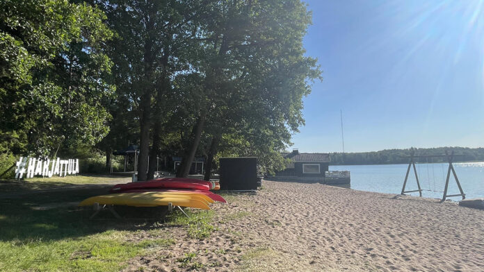 Rantakahvila Juho Kusti sijaitsee Harjattulan rannassa. Kuva: Rantakahvila Juho Kusti.