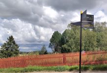 Sadonkorjuupäivät Kylämäellä Kuralan Kylämäki.