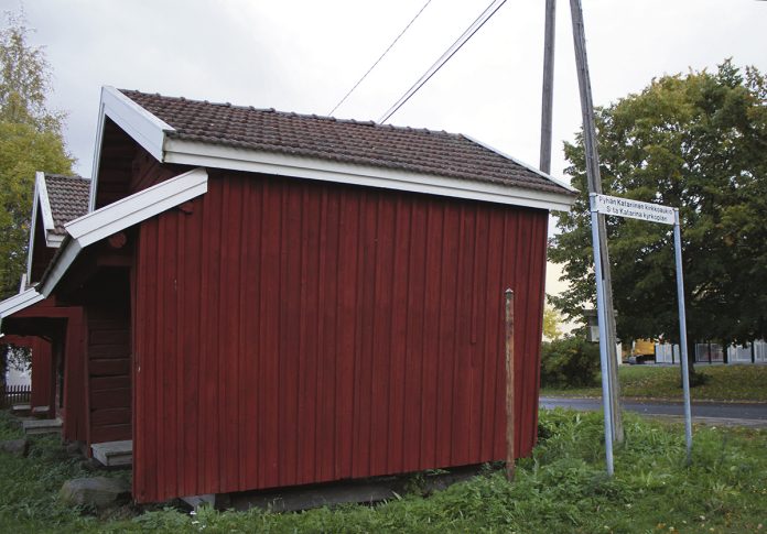 Pyhän Katariinan kirkkoaukio kutsuu itsenäisyyspäivän viettoon. Kuva: Turun Seutusanomien arkisto.