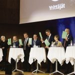Yrittajien kunta- ja aluevaalitentti osallistujat web kuva Atte Kajova