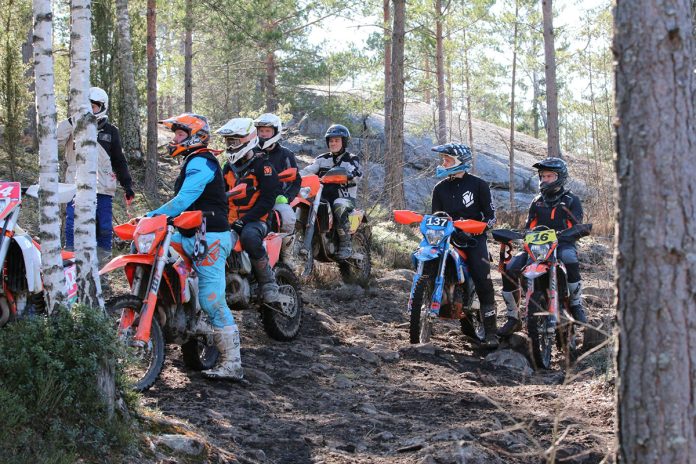 RXMotoTurkuEnduroSprint2025_talkoot_web_kuvaMarkoVihria SML RX Moto Turku Enduro Sprint -kilpailussa on luvassa jännitystä ja vauhtia useassa eri luokassa. Kuva talkoista: Marko Vihriä.