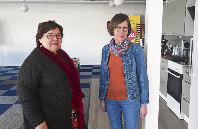 Sippe-hyvinvointikutsut tarjoavat kohtaamisia ja kahvittelua mukavassa seurassa erilaisin keskusteluteemoin. Seija Jurmun ja Arja Niemelän vetämien huhtikuun hyvinvointikutsujen aiheena olivat elämäntarinat.