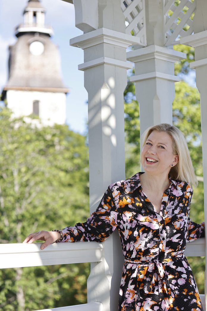 Elina Vahala web kuva Maarit Kytoharju Naantalin Musiikkijuhlien taiteellinen johtaja Elina Vähälä. Kuva: Maarit Kytöharju.