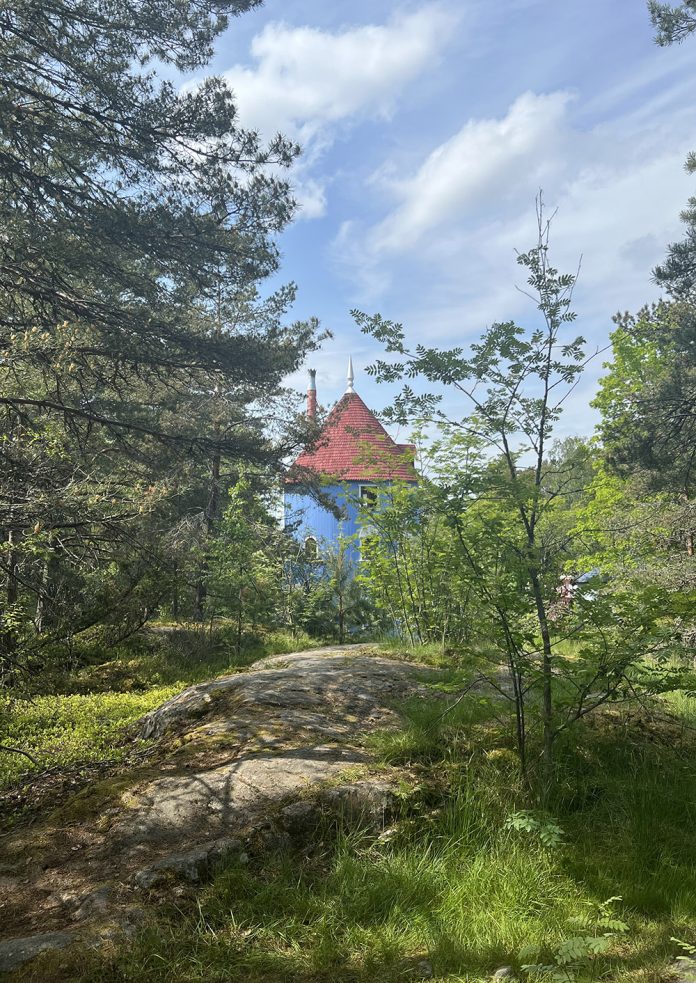 Muumimaailman seikkailupolut kutsuvat kulkemaan luonnon ääreen.