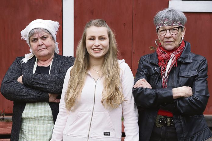 Mummot-näytelmää esitetään Tarvasjoen Vuorilinnassa. Kuva: Tarvasjoen Nuorisoseura ry.