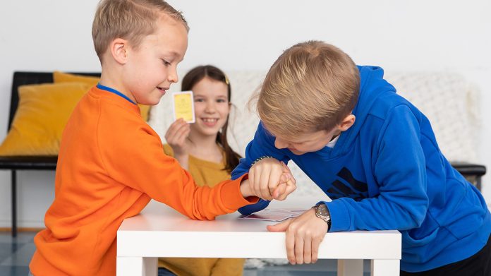 Suomen Leluyhdistyksen vuosittaisessa Vuoden Peli -kilpailussa arvioidaan jo 32. kerran markkinoiden parhaita uutuuspelejä. Kuva: Suomen Leluyhdistys.