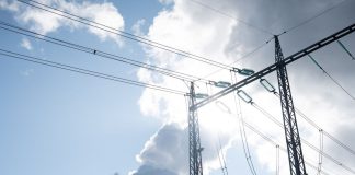 Turku Energia kuvaa viikonloppuna sähköasemiaan drooneilla