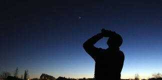 Tähtiharrastuspäivänä nostetaan katse taivaalle Suomi katsoo taivaalle tähtiharrastuspäivänä. Kuva: Ursa.