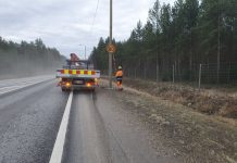 Talvinopeusrajoituksiin siirrytään 29.10. Varsinais-Suomen ELY-keskus / kuvituskuva nopeusrajoitusmerkin vaihdosta maastossa.