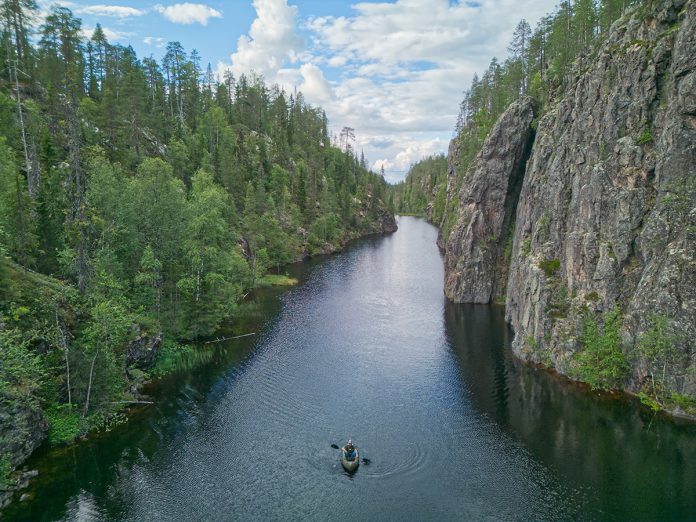 Meloen ja patikoiden Tanne Jarvainen: Packraft-seikkailu Hossassa. Kuva: Janne Tarvainen.