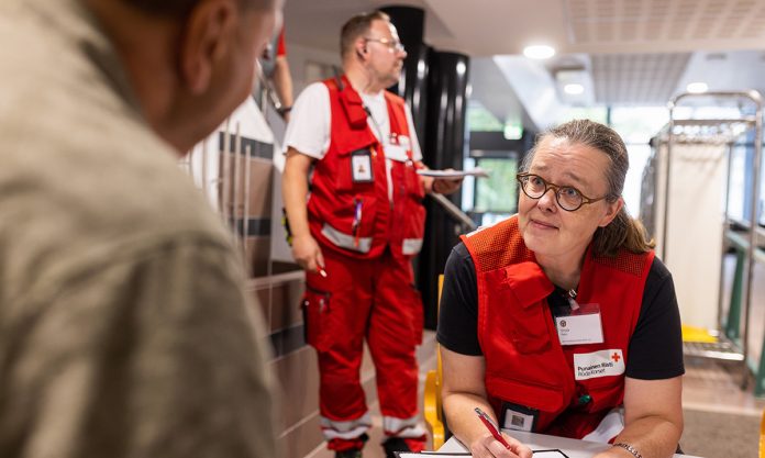 Avun Ketju web kuva Lassi Hakkinen Suomen Punainen Risti Suomen Punaisen Ristin Avun Ketju -harjoitus järjestetään 14.–15. marraskuuta ympäri maan. Kuva: Lassi Häkkinen / Suomen Punainen Risti.