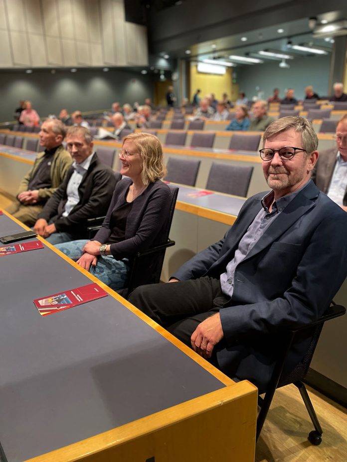 Metsäseminaarissa Kari Hynynen (etualalla), Anna Lintunen ja Hannu Justen. Kuva: Outi Grusander.