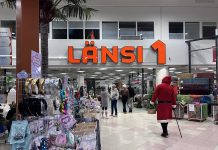 Joulunavaus Kauppakeskus Länsi1:ssä Länsi1:n joulunavaus. Kuva: Turun Seutusanomien arkisto.