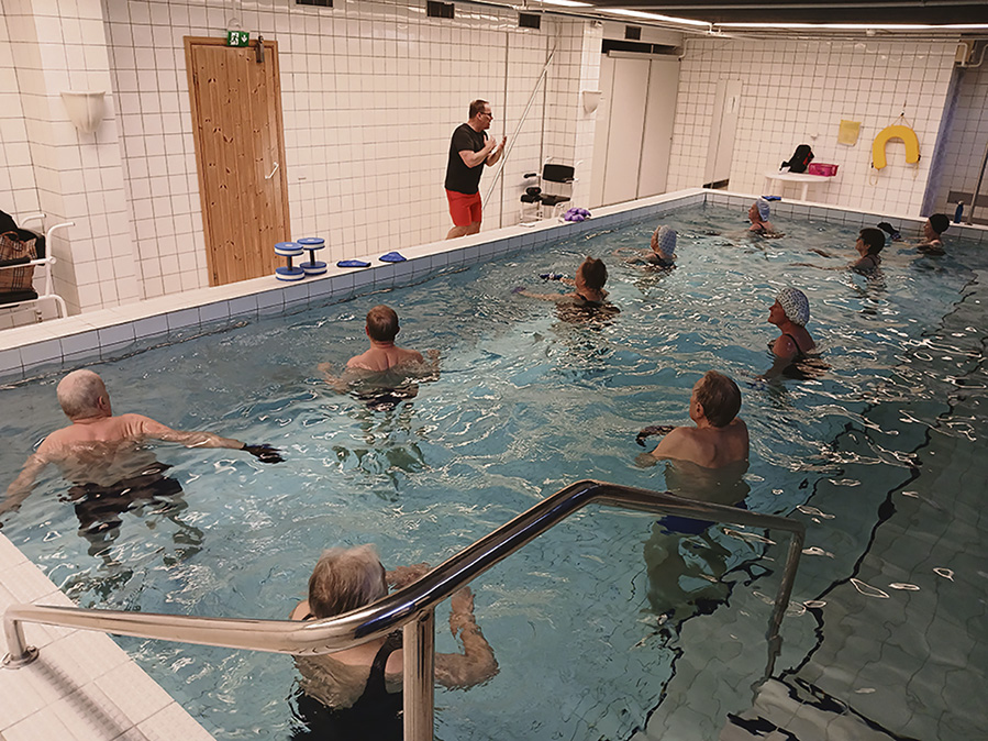 Lehmusvalkaman ja Ruusukorttelin hyvinvointikeskuksissa on vesiliikuntaryhmiä. Kuva: Lehmusvalkaman hyvinvointikeskus.