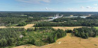 Mt 180 Kurkela–Kuusisto-hankkeen kehitysvaihe käynnistyy Kreate on voittanut lähes 80 miljoonan euron Mt 180 Kurkela–Kuusisto -urakan, jossa rakennetaan Kaarinaan läntinen ohitustie. Toisesta päästä ohitustie yhdistyy Helsinkiin johtavalle Valtatie 1:lle ja toinen pää rakentuu aivan Kreaten rakentaman ja kuvassa taustalla siintävän Kirjalansalmen sillan kupeeseen. Kuva: Kreate Oy.