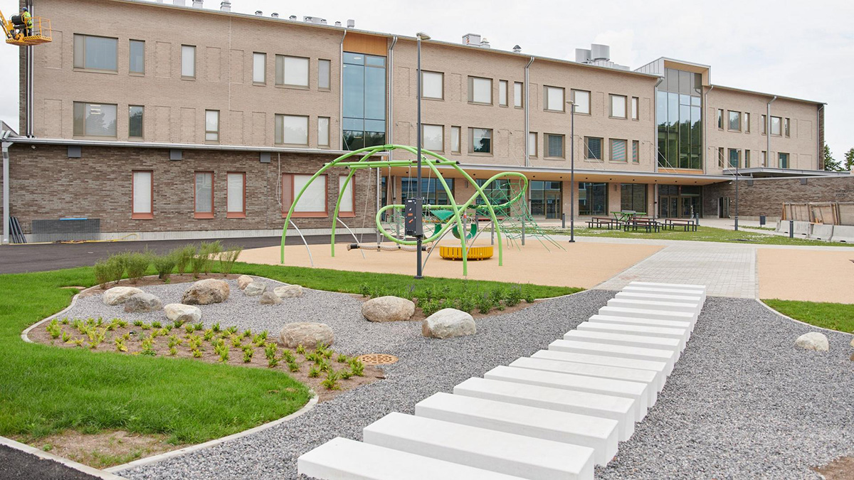 Tiedonpuiston koulu. Kuva: Raision kaupunki.