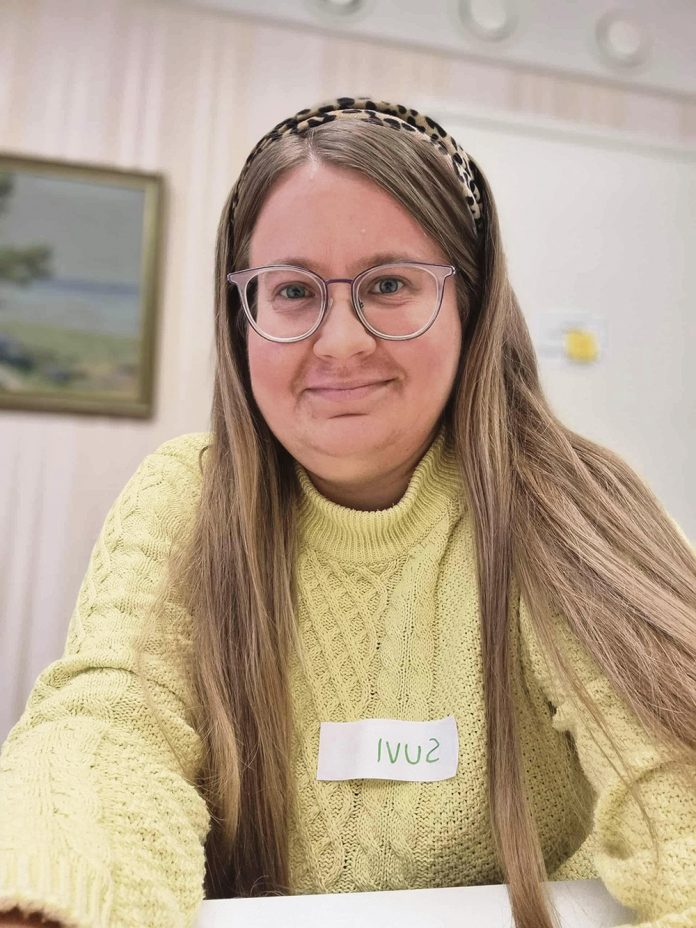 Suvi Saarialho muistuttaa, että kuka tahansa voi tarvita joskus tukea ja taas seuraavassa hetkessä olla tukemassa muita.