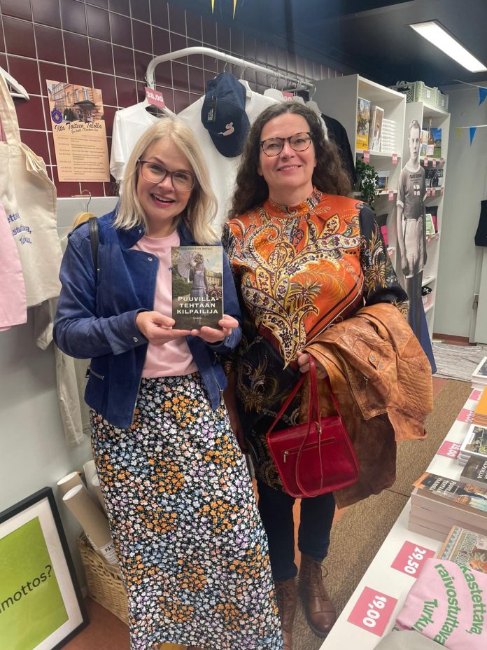 Turkuseura Kati Leskinen Ann-Christin Antell web Turkuseuran toiminnanjohtaja Kati Leskinen ja Ilta Kauppahallissa -tapahtumasarjan aloittava Ann-Christin Antell. Kuva: Turkuseura.