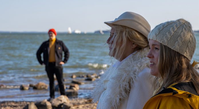 Yksinen on yhtä aikaa herkkä ja terävä tutkielma ihmisyydestä, selviytymisestä ja toisen läsnäolon merkityksestä. Kuva: Akusti Salonen.