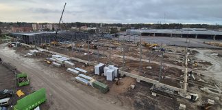 Naantalin Prisman peruskivi muurattiin