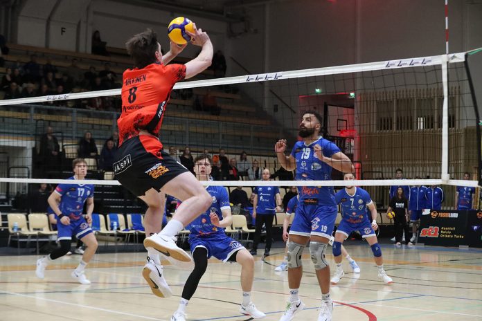 Raision Loimun vastustajaksi sunnuntai-illan peliin asettui Akaa-Volley. Kuva: Hannu Tuominen.