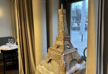 Turun keskustan Suuren Piparkakkukilpailun voitti Brasserie Amelien Eiffel-torni Brasserie Amelien Tour d'Eiffel. Kuva: Turku Center.