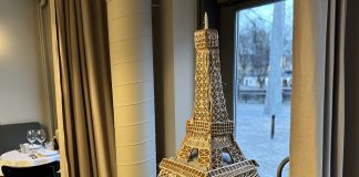 Turun keskustan Suuren Piparkakkukilpailun voitti Brasserie Amelien Eiffel-torni Brasserie Amelien Tour d'Eiffel. Kuva: Turku Center.