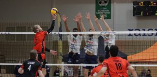AC Oulu Volley junaili vierasvoiton Raisiosta Raision Loimu vastaan AC Oulu Volley 11. tammikuuta. Kuva: Hannu Tuominen.