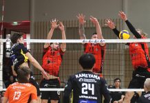 Hurrikaanille voitto nousujohteisesti pelanneesta Loimusta Raision Loimu ja Hurrikaani-Loimaa. Kuva: Hannu Tuominen.