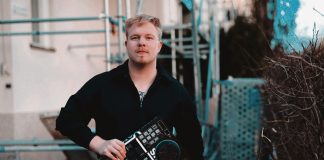 Turussa juhlitaan uuden bilekulttuurikonseptin lähteillä SMILE DJ Wille Lahti eli Ville Lahtinen. Kuva: Theo Päkki.