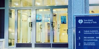 Teknologiayritykset ja opiskelijat kohtaavat UTUTECH Job Day -tapahtumassa Turun yliopiston Agora-rakennus. Kuva: Katariina Mäkinen-Önsoy / Turun Seutusanomien arkisto.