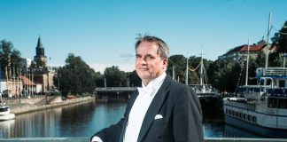 TFO:n uusi aika käyntiin Fuugan avajaiskonsertilla John Storgårds. Kuva: Jussi Virkkumaa.