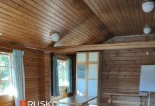 Ruskolla keskustellaan Nummilammen saunan kehittämisestä Keskustelutilaisuus Nummilammella. Kuva: Ruskon kunta.