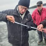 Littoistenjarven jaan paksuuden mittaus 01 web kuva Olavi Hiekka
