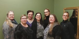 Naantalin Kauppakeskusta ry on perustettu Naantalin Kauppakeskusta ry:n hallitukseen kuuluvat Kristiina Sunell, Johanna Matero, Maarit Lievejärvi, Tanja Lintunen, Heidi Paavola, Lea Laaksonen ja Suvi Vartiainen. Kuva: Katariina Mäkinen-Önsoy.