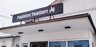 Teatteri | Paimiossa esitetään musiikkinäytelmä Tuhkimon modernisoidusta tarinasta Paimion Teatterin Vistan näyttämö. Kuva: Katariina Mäkinen-Önsoy / Turun Seutusanomien arkisto.