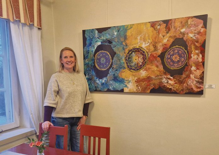 Tietoisuus-näyttely on esillä Tuorlan Majatalossa maaliskuun ajan. Kuva: Tuorlan Majatalo Oy.