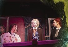 Teatteri | KaNuTe tarjoilee viktoriaanisen musiikkinäytelmän ylpeydestä ja ahneudesta Dorian Grayn tarina nuoruuden pakkomielteestä, moraalista ja pahuuden seurauksista sijoittuu viktoriaaniseen Lontooseen. Kuva: Esko Vähätalo.