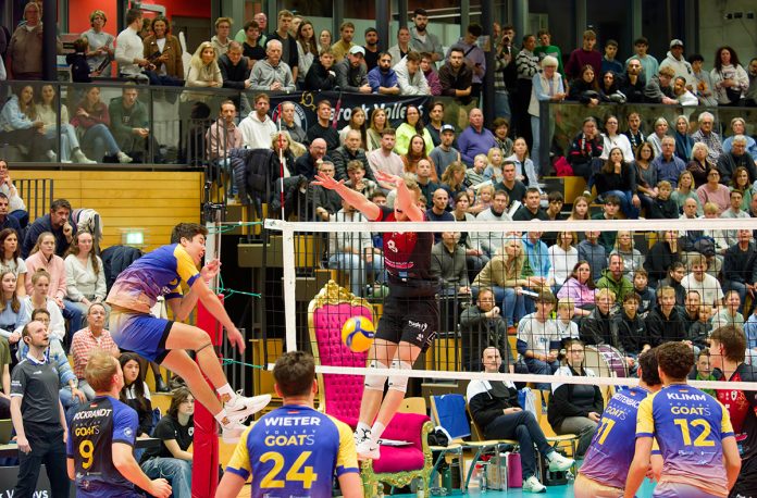 Barock Volleys MTV Ludwigsburg passarinaan Tomi Saarinen. Vastassa cerebricks Volley Goats. Kuva: Anselm Berg.